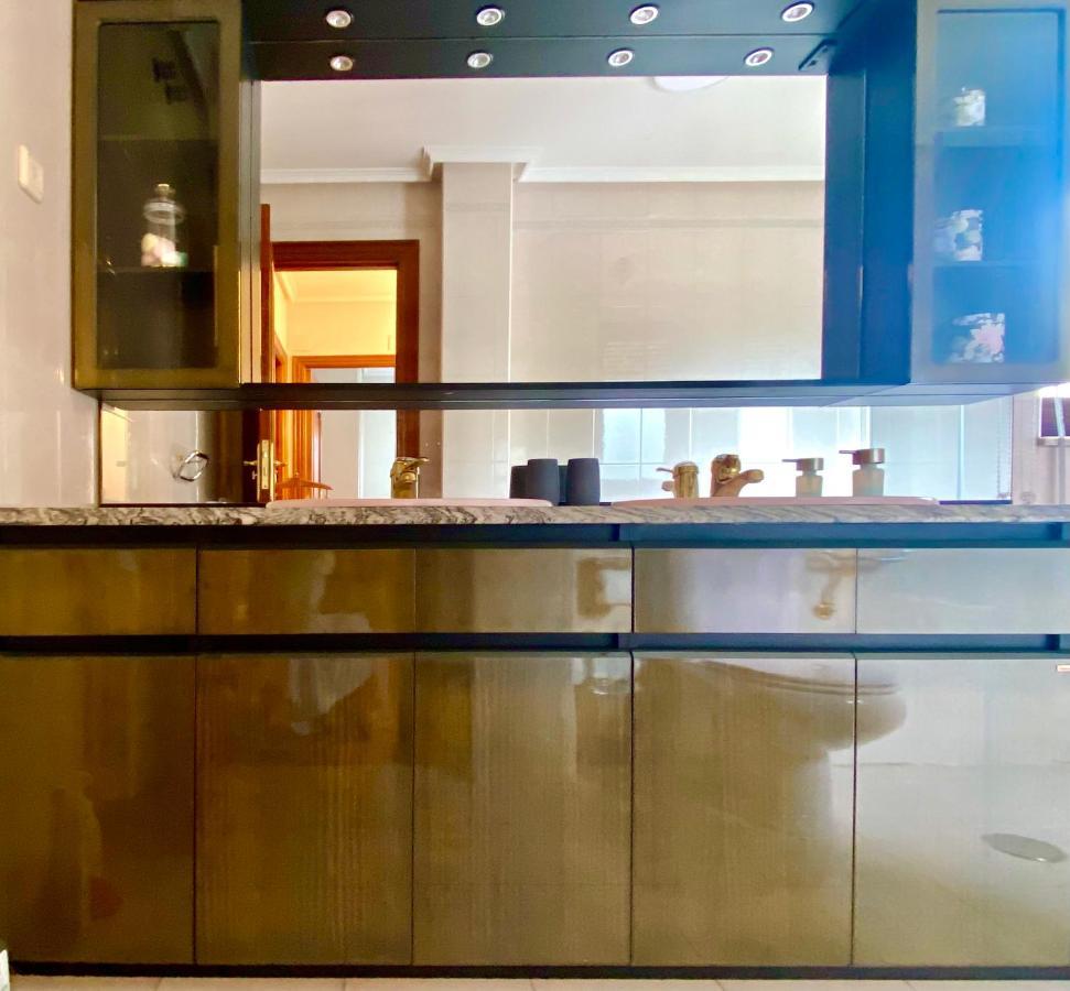 فيلا Housing Leon Casa Con Jardin المظهر الخارجي الصورة