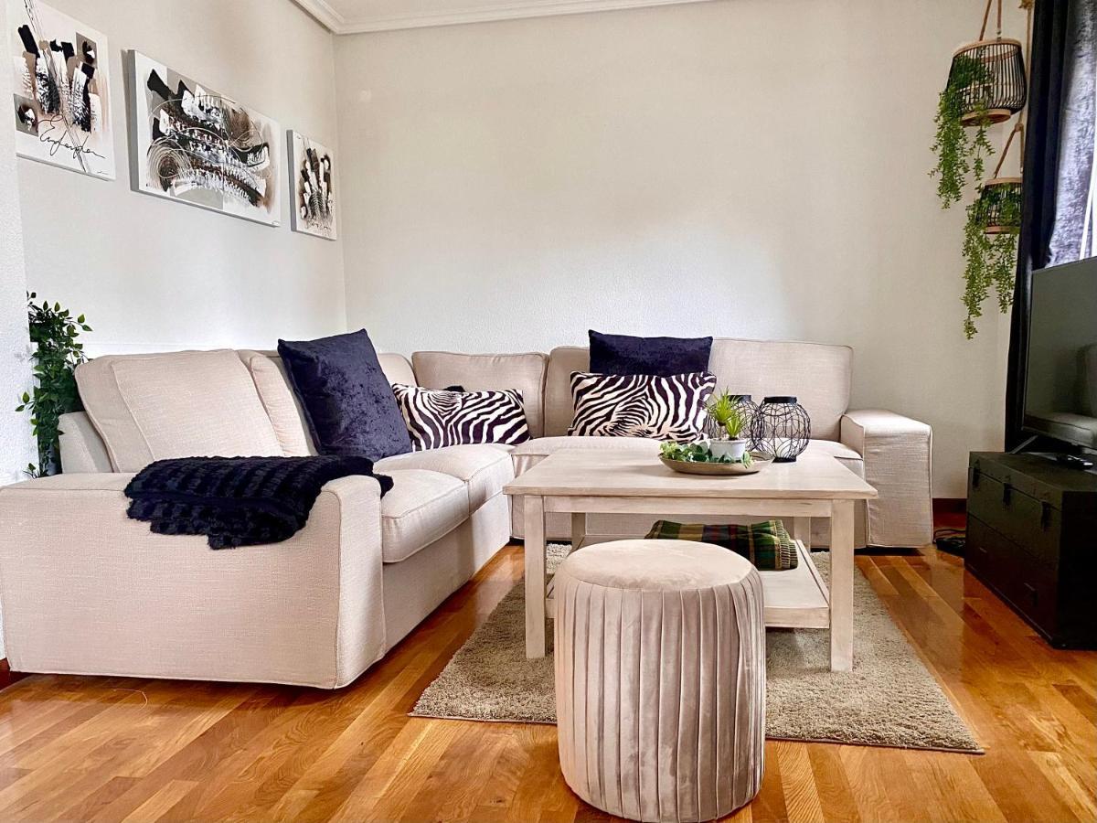 فيلا Housing Leon Casa Con Jardin المظهر الخارجي الصورة