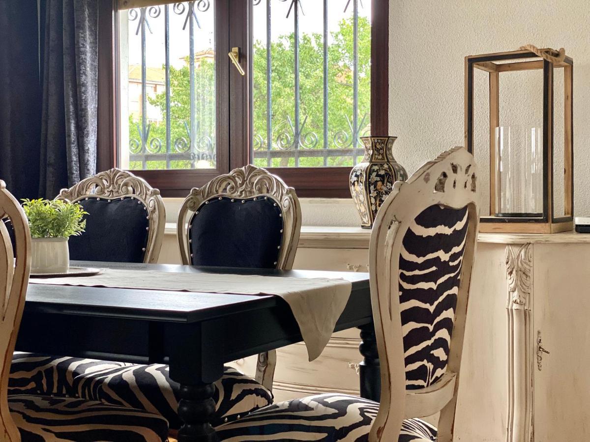 فيلا Housing Leon Casa Con Jardin المظهر الخارجي الصورة