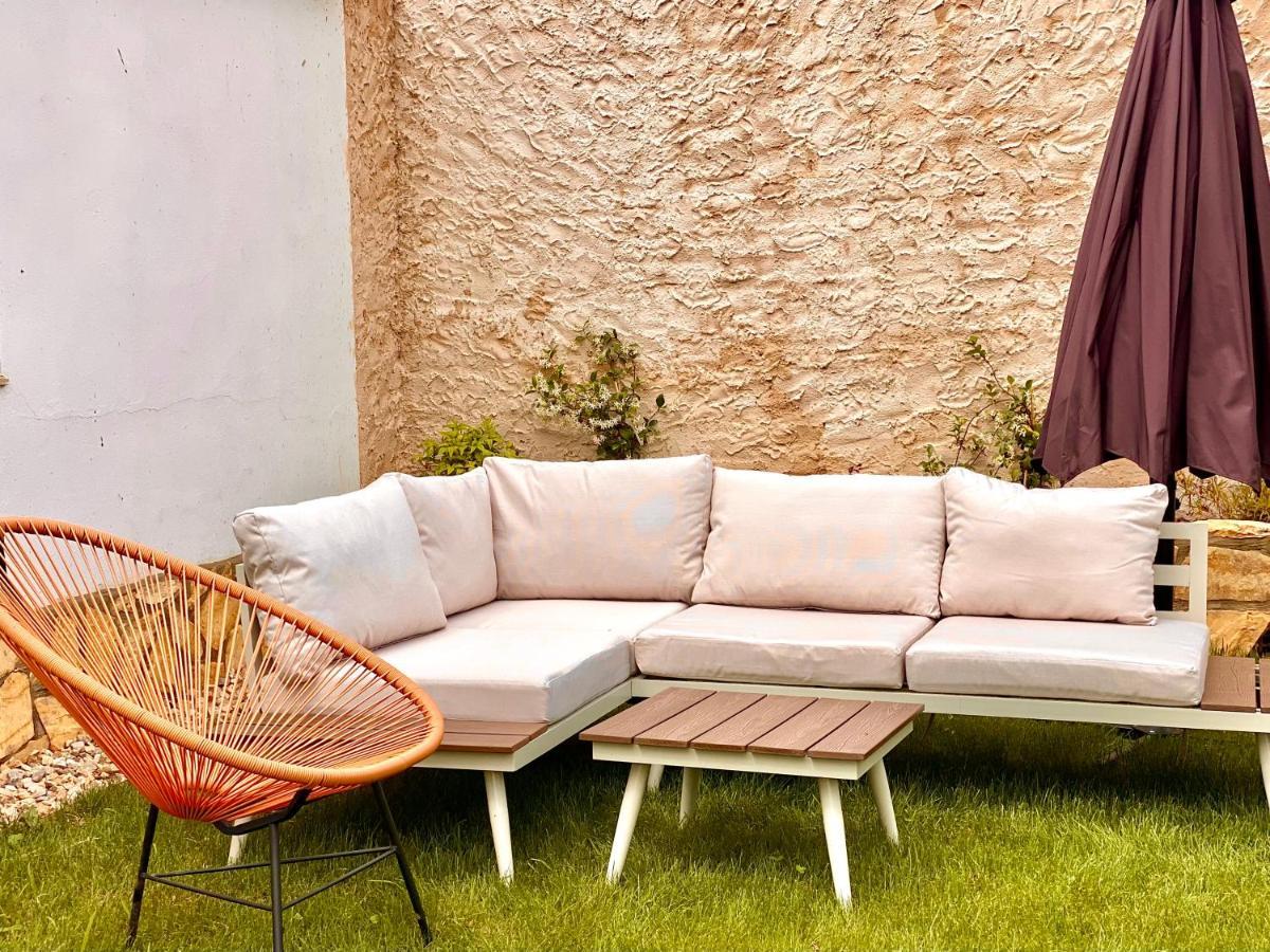 فيلا Housing Leon Casa Con Jardin المظهر الخارجي الصورة