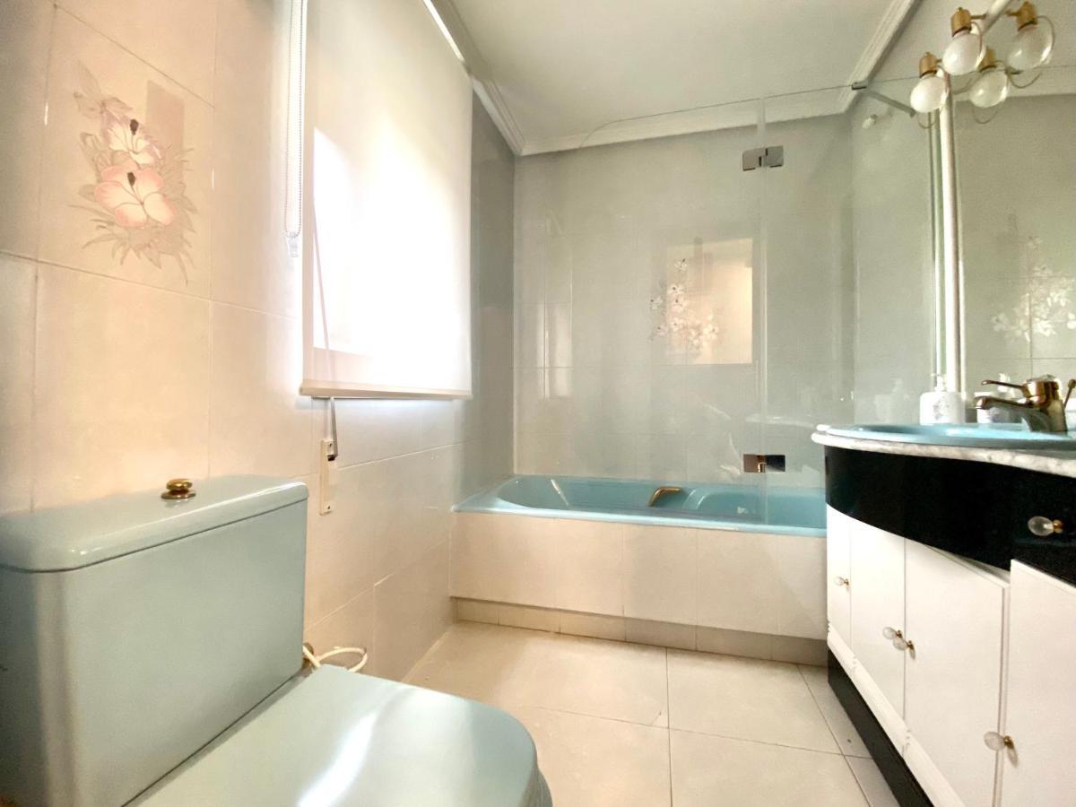 فيلا Housing Leon Casa Con Jardin المظهر الخارجي الصورة