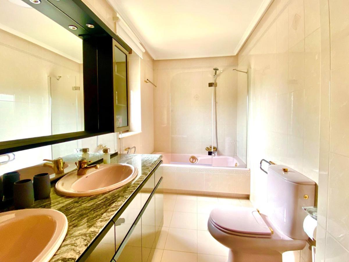 فيلا Housing Leon Casa Con Jardin المظهر الخارجي الصورة