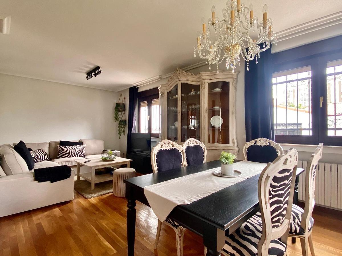 فيلا Housing Leon Casa Con Jardin المظهر الخارجي الصورة