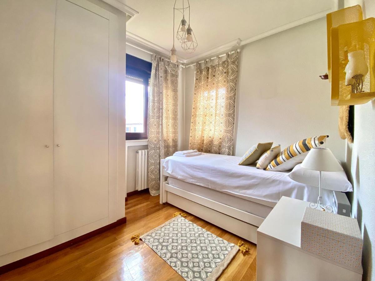 فيلا Housing Leon Casa Con Jardin المظهر الخارجي الصورة